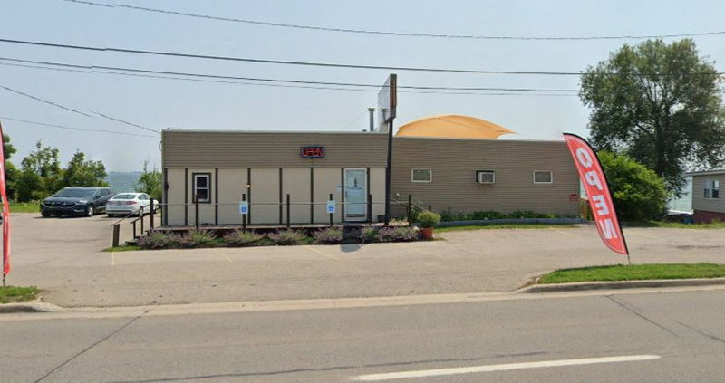 Ossies Lakeview Restaurant (Ossies Lakeview Grill) - Social Oak Wine Bar 2025 (newer photo)